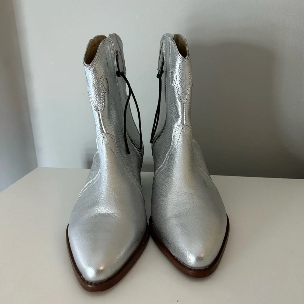 Free People New Frontier Silver Leather Western Ankle Booties - Picture 5 of 10